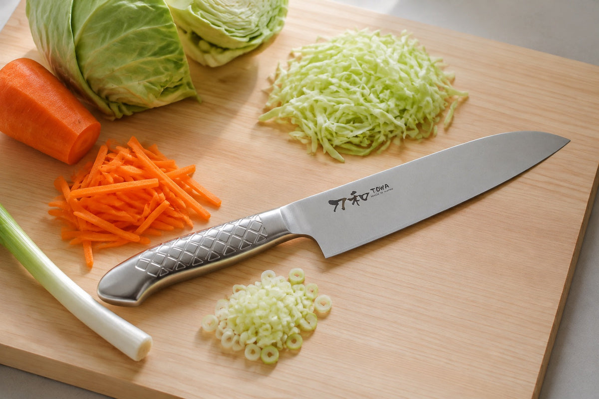 野菜をきれいに切る包丁の使い方｜押し切り・引き切りの基本
