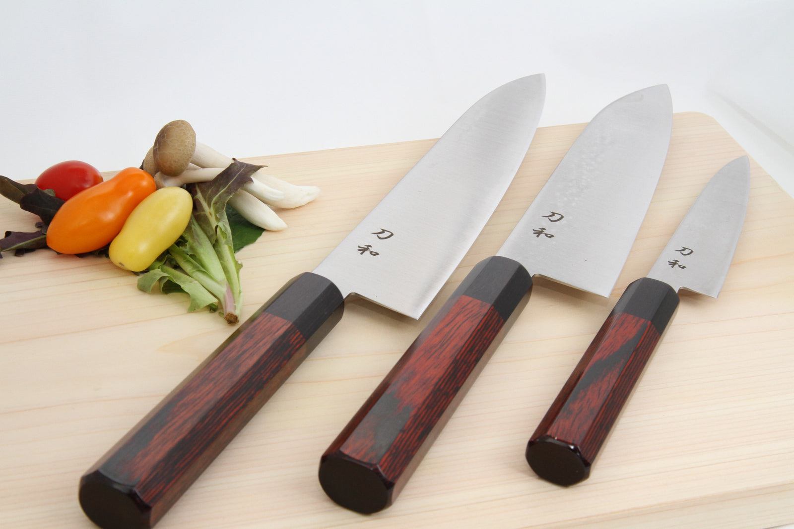 槌目八角 三徳18cm レッド